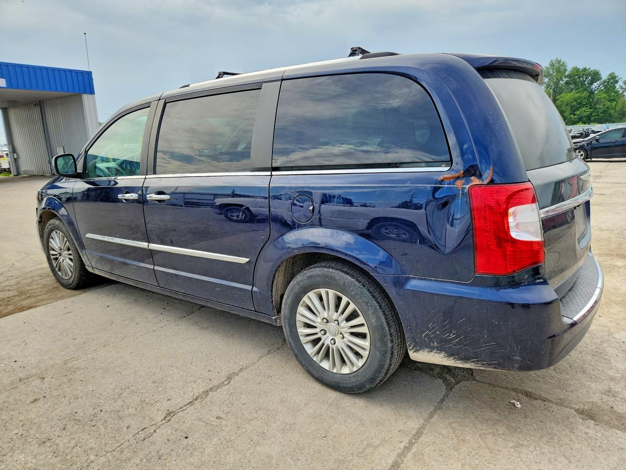 2012 CHRYSLER TOWN & COUNTRY LIMITED photo 2