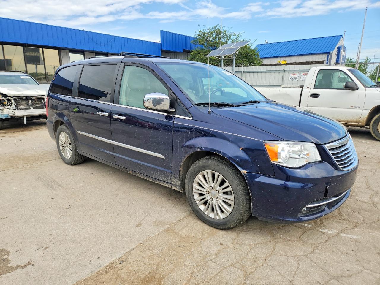 2012 CHRYSLER TOWN & COUNTRY LIMITED photo 4
