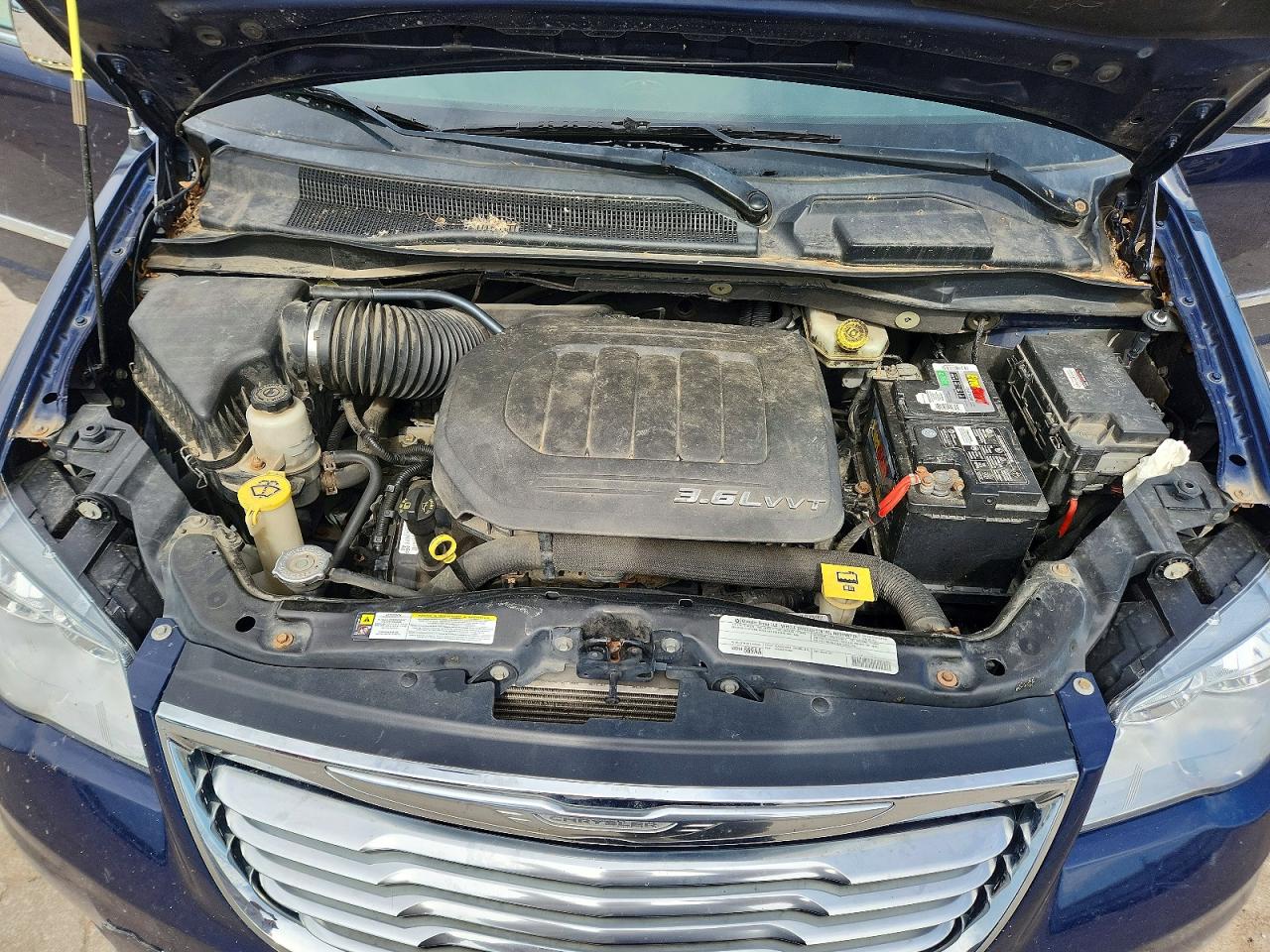 2012 CHRYSLER TOWN & COUNTRY LIMITED photo 12