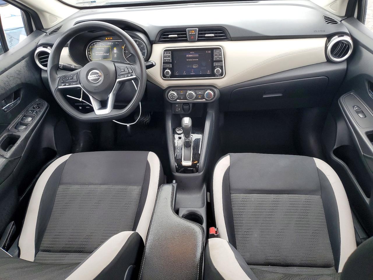 2020 NISSAN VERSA SV photo 8