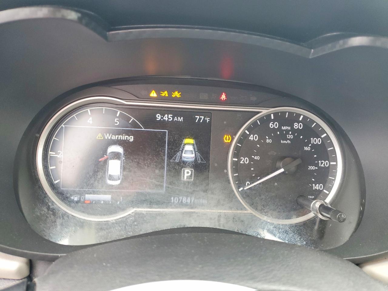 2020 NISSAN VERSA SV photo 9