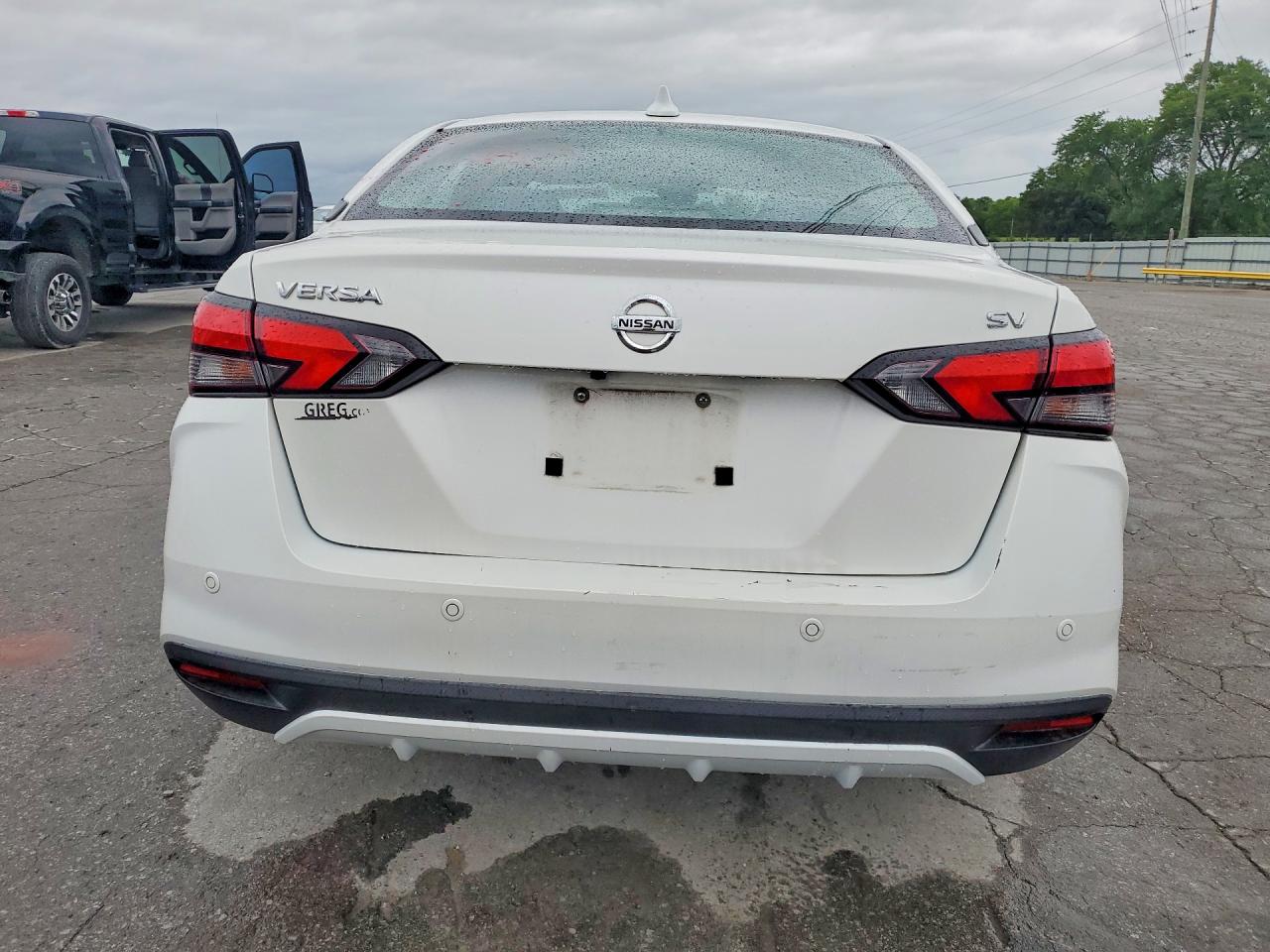 2020 NISSAN VERSA SV photo 6