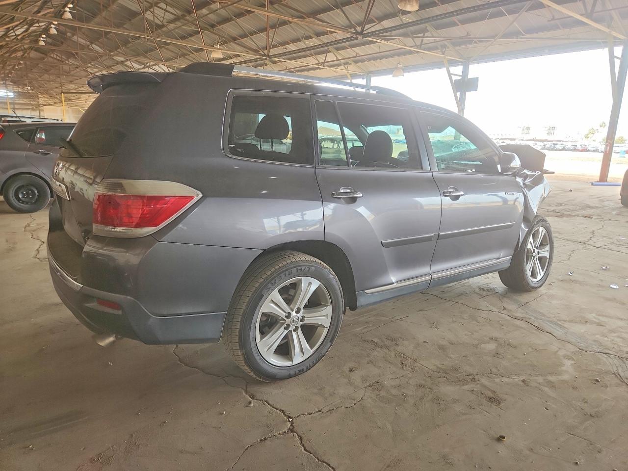 2011 TOYOTA HIGHLANDER LIMITED photo 7