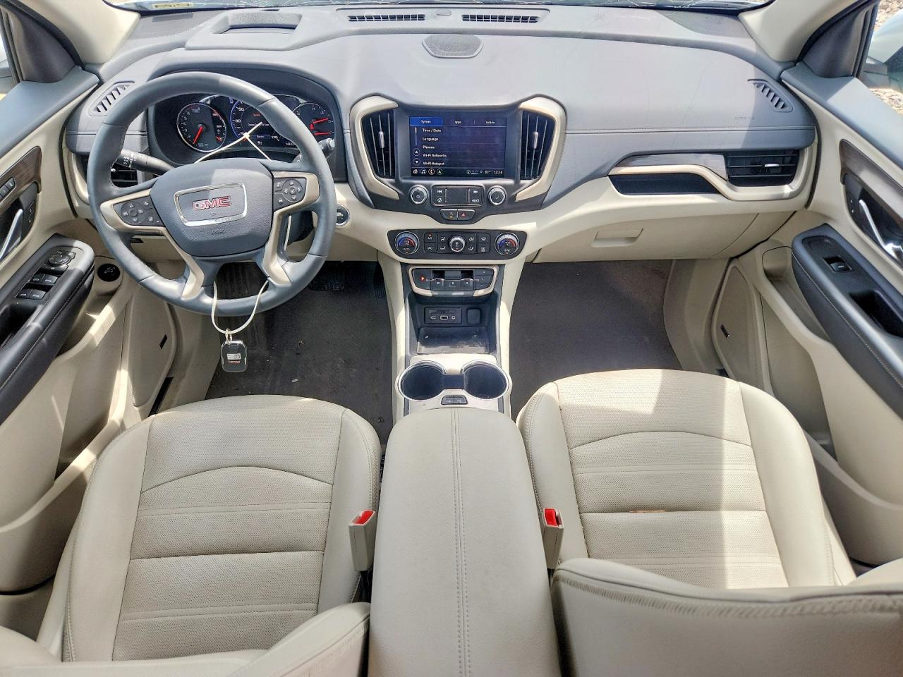 2024 GMC TERRAIN DENALI photo 8