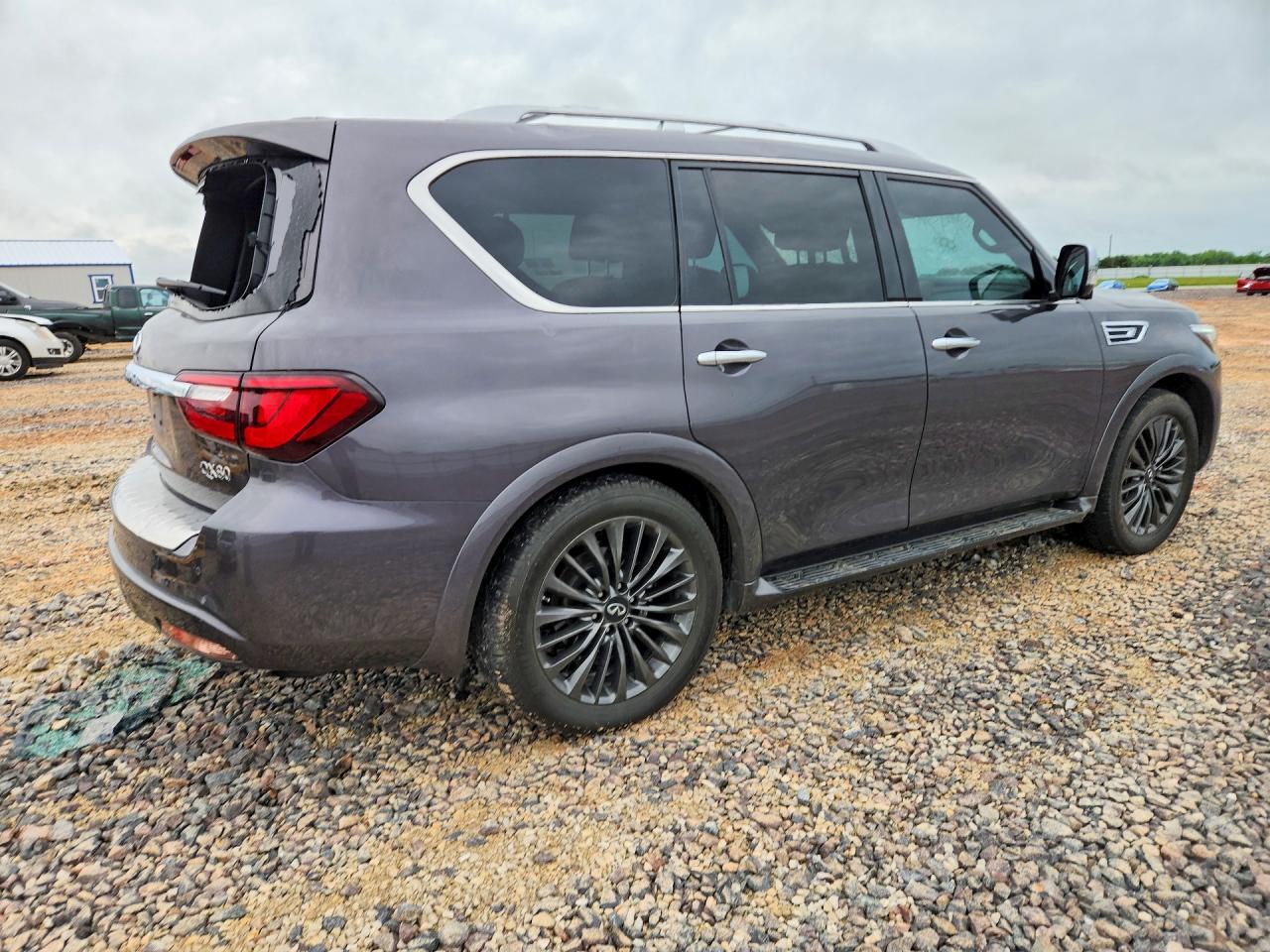 2022 INFINITI QX80 SENSORY photo 3