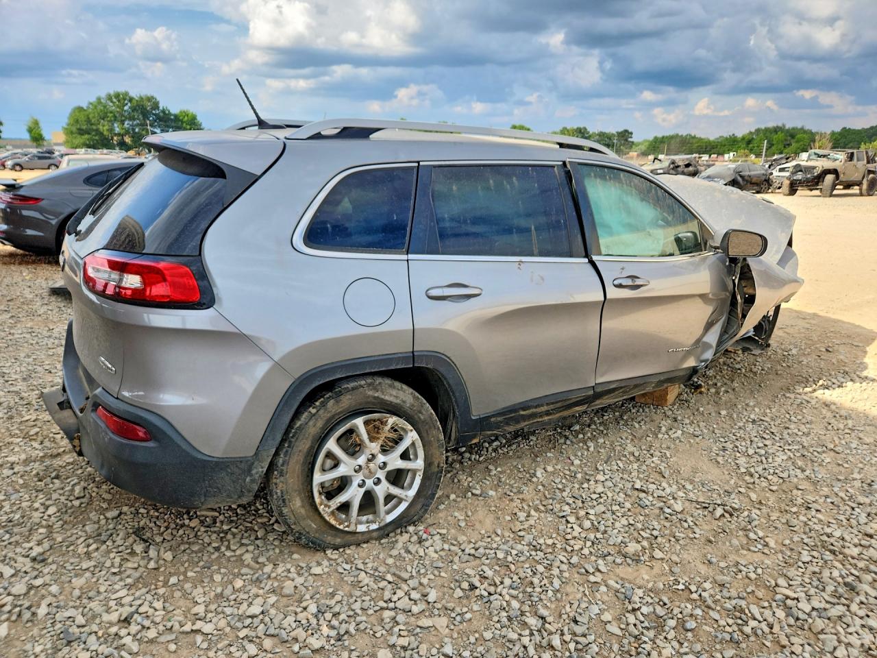 2017 JEEP CHEROKEE LATITUDE photo 5