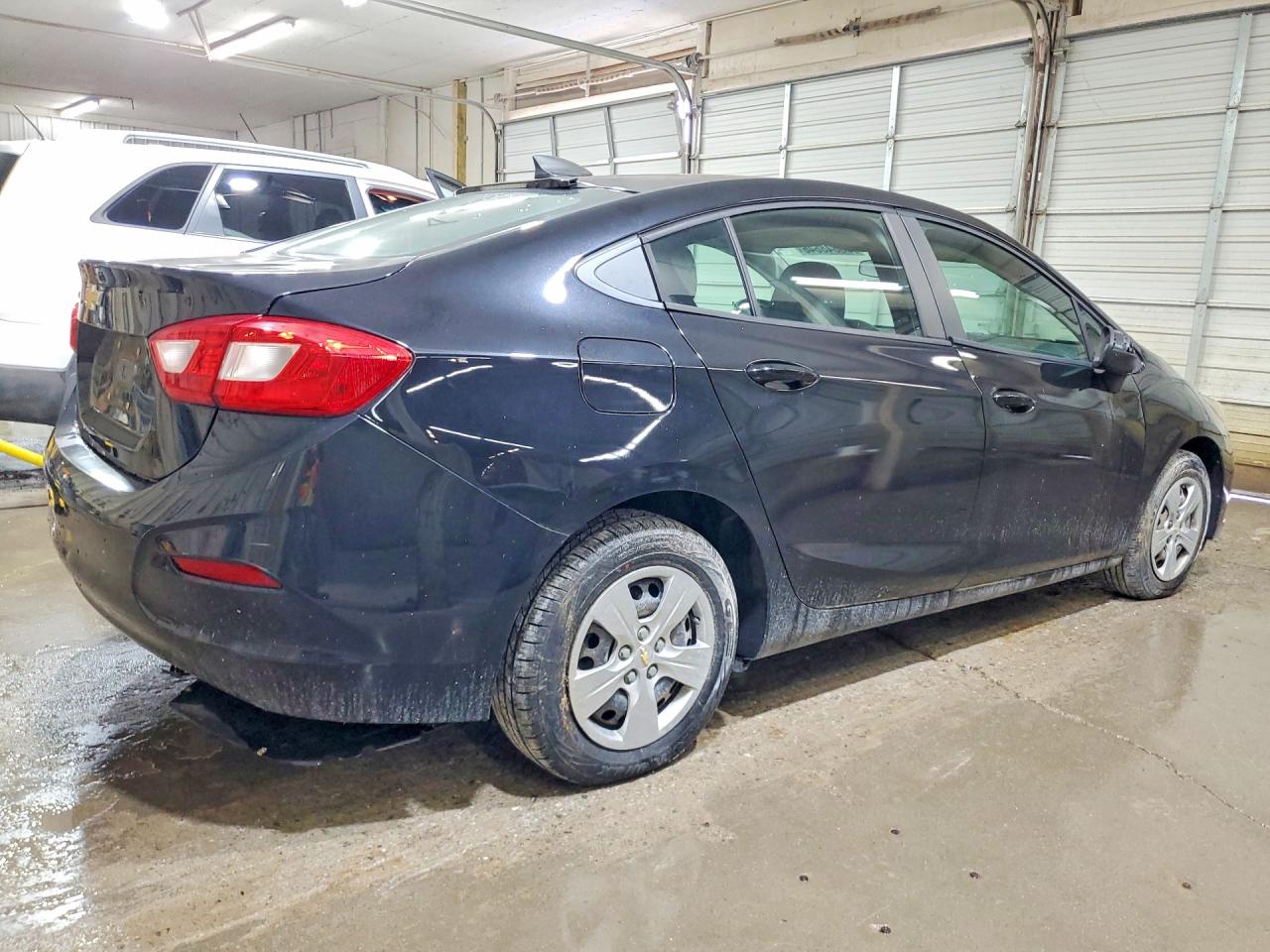 2017 CHEVROLET CRUZE LS photo 3