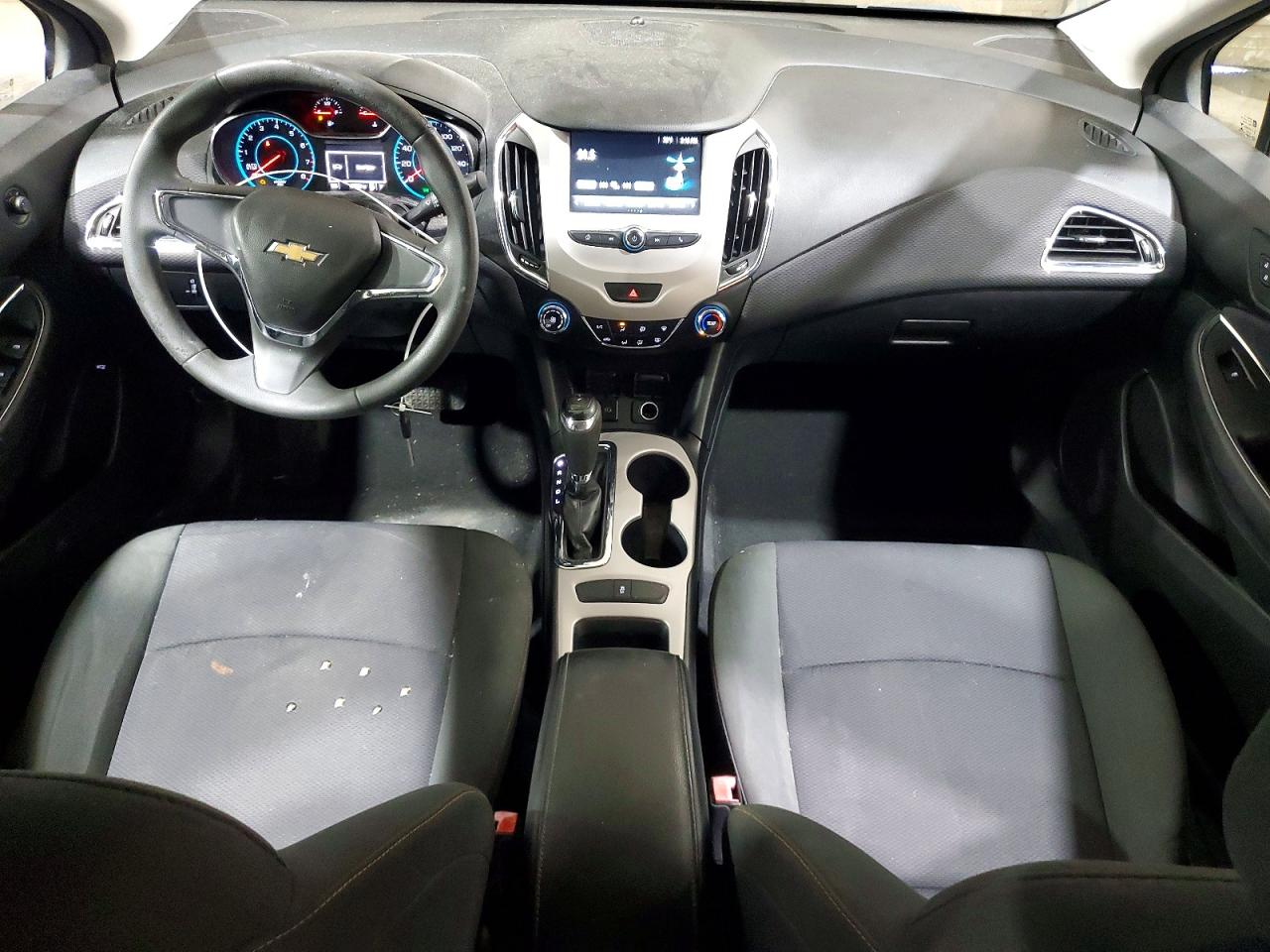 2017 CHEVROLET CRUZE LS photo 8