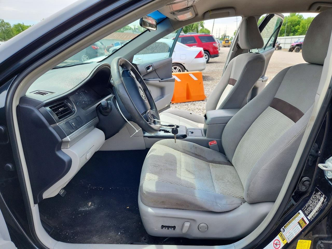 2012 TOYOTA CAMRY LE photo 19