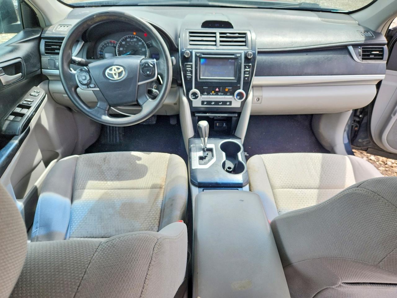 2012 TOYOTA CAMRY LE photo 22