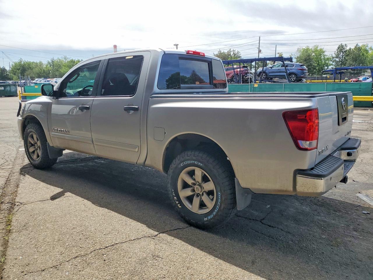 2010 NISSAN TITAN SE photo 4