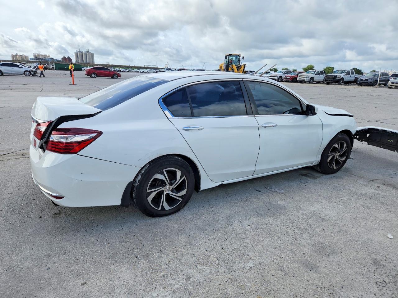 2016 HONDA ACCORD LX photo 3