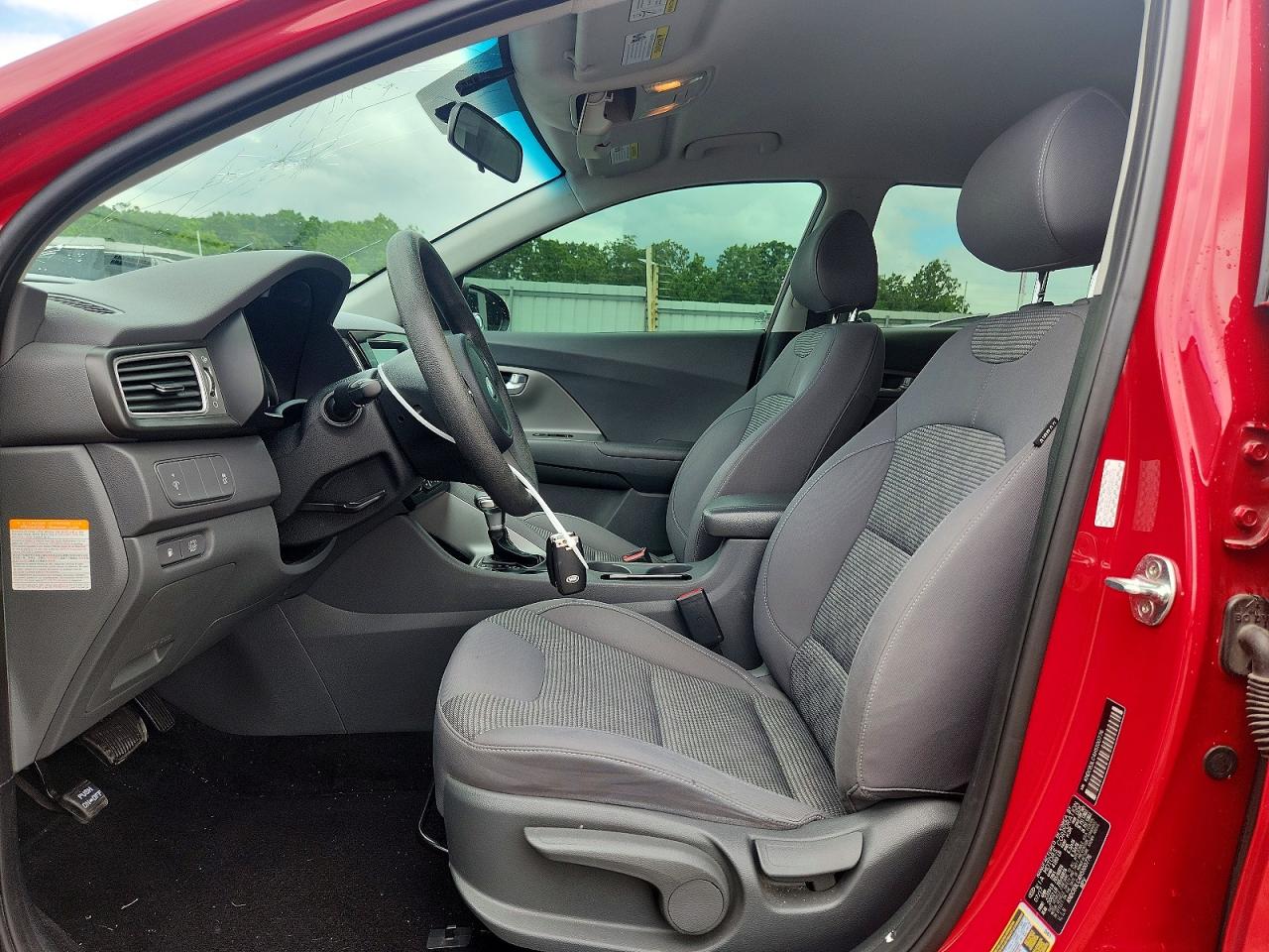 2017 KIA NIRO LX photo 7
