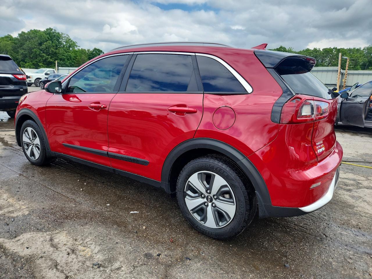 2017 KIA NIRO LX photo 2