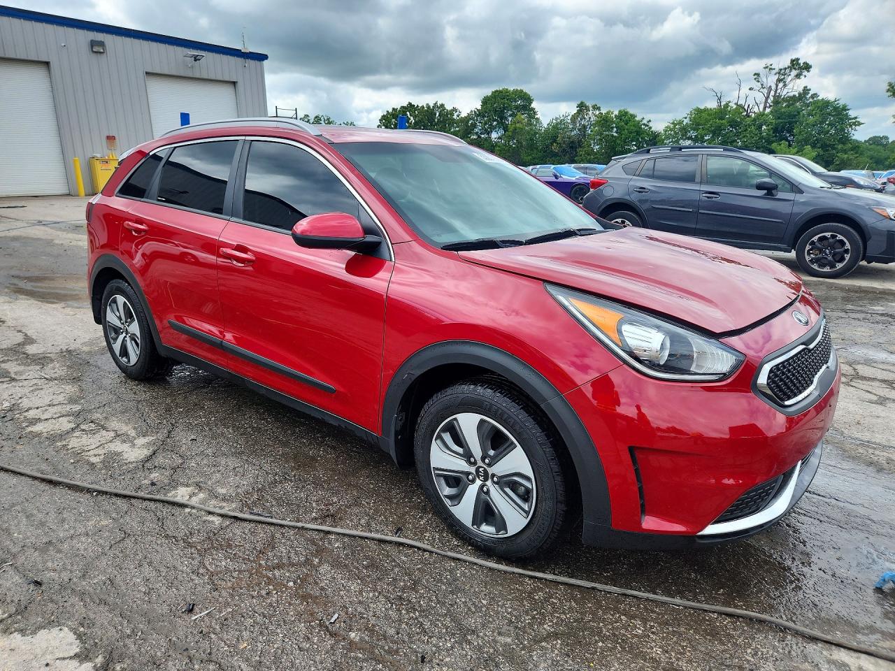 2017 KIA NIRO LX photo 4