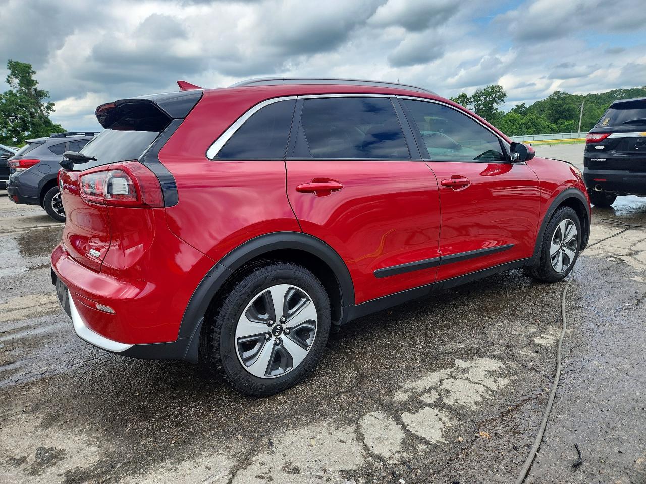 2017 KIA NIRO LX photo 3