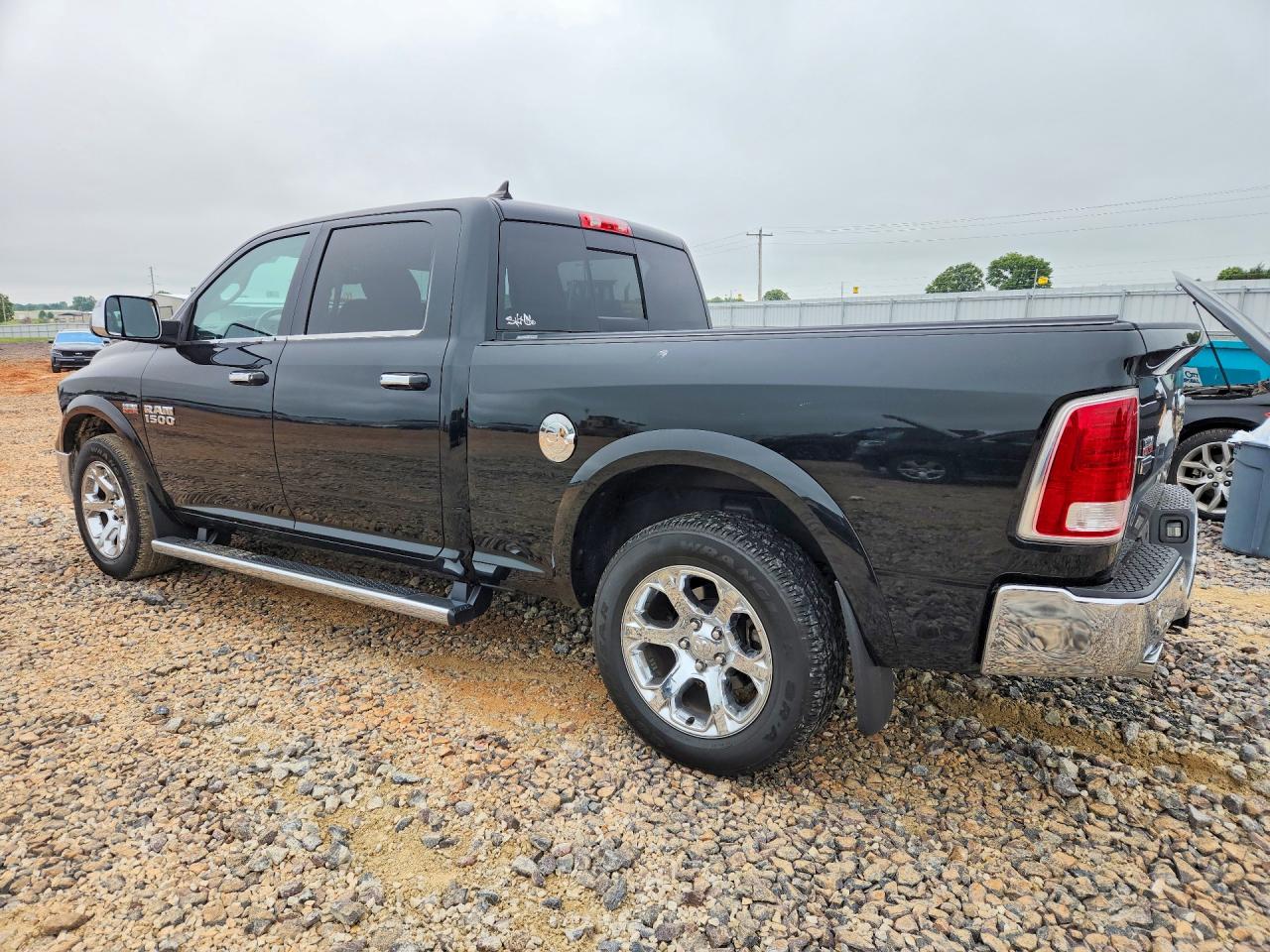 2016 RAM 1500 LARAMIE photo 4