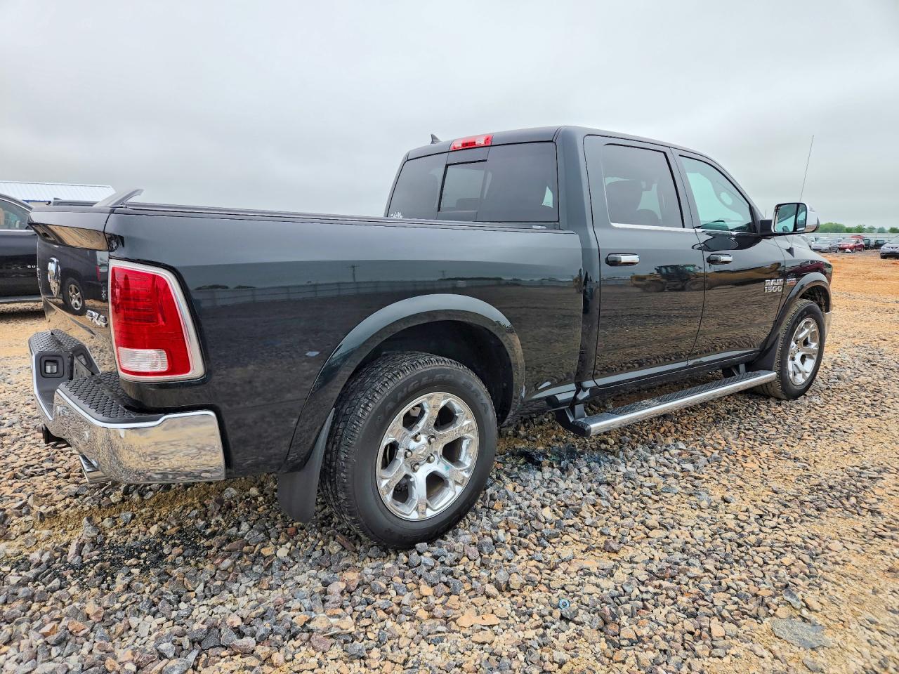 2016 RAM 1500 LARAMIE photo 7