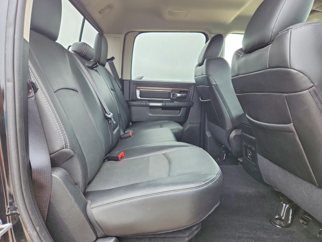 2016 RAM 1500 LARAMIE photo 28