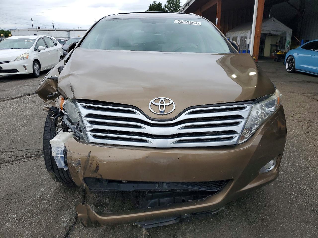 2012 TOYOTA VENZA LE photo 13