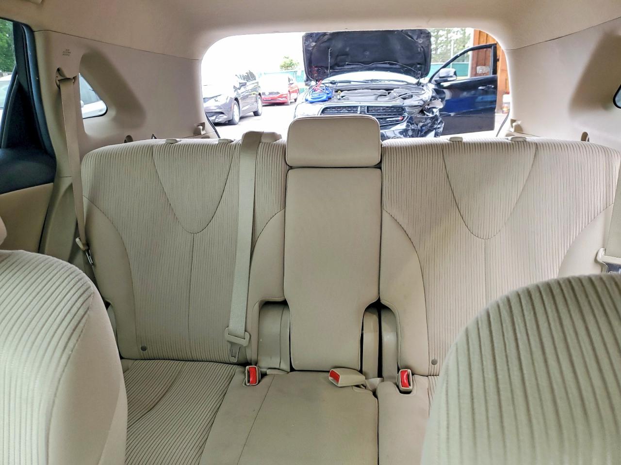2012 TOYOTA VENZA LE photo 28