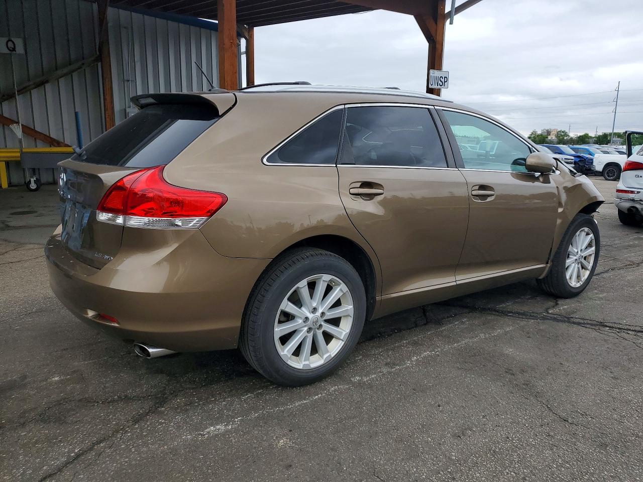 2012 TOYOTA VENZA LE photo 7
