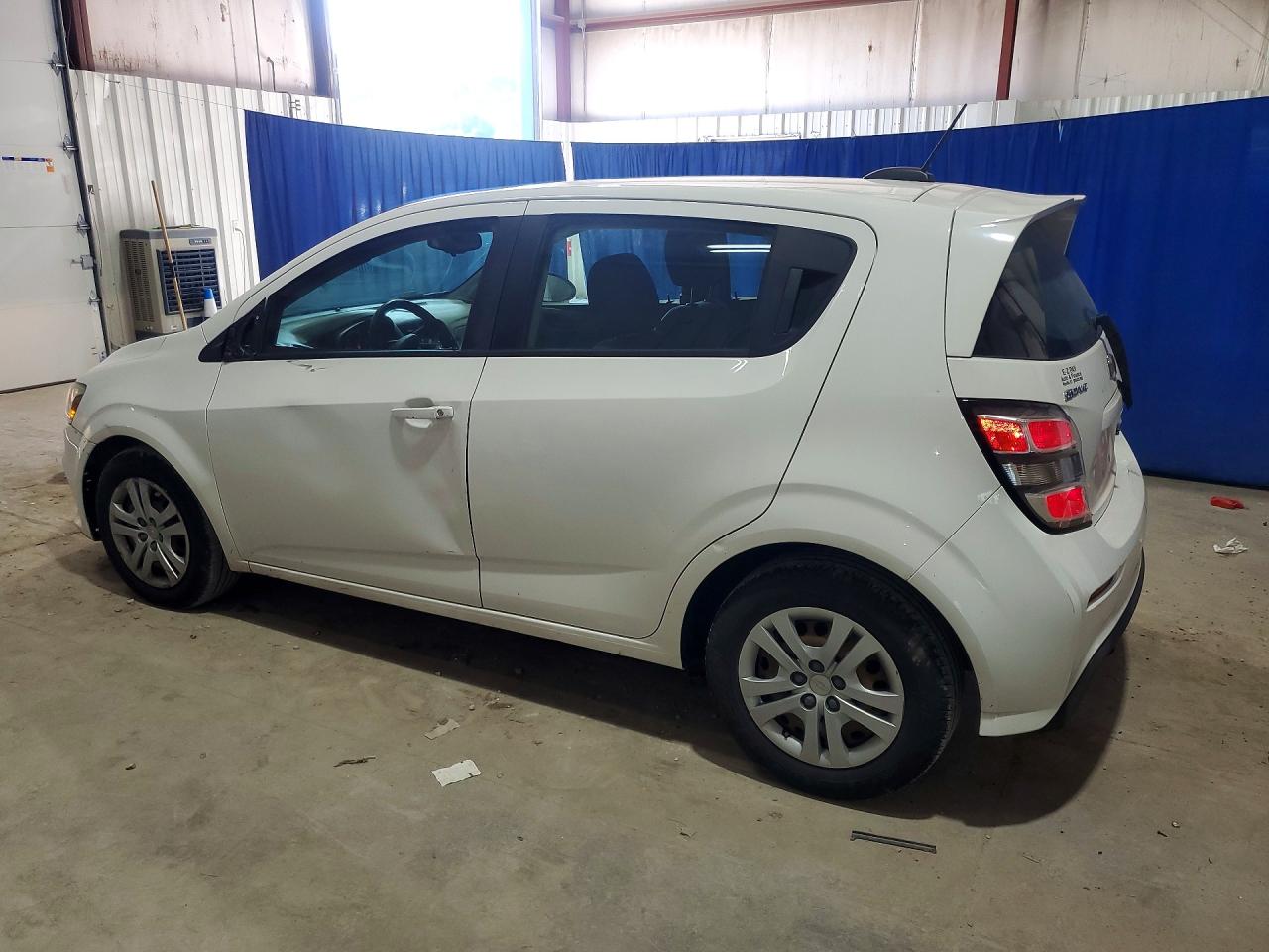 2017 CHEVROLET SONIC photo 3