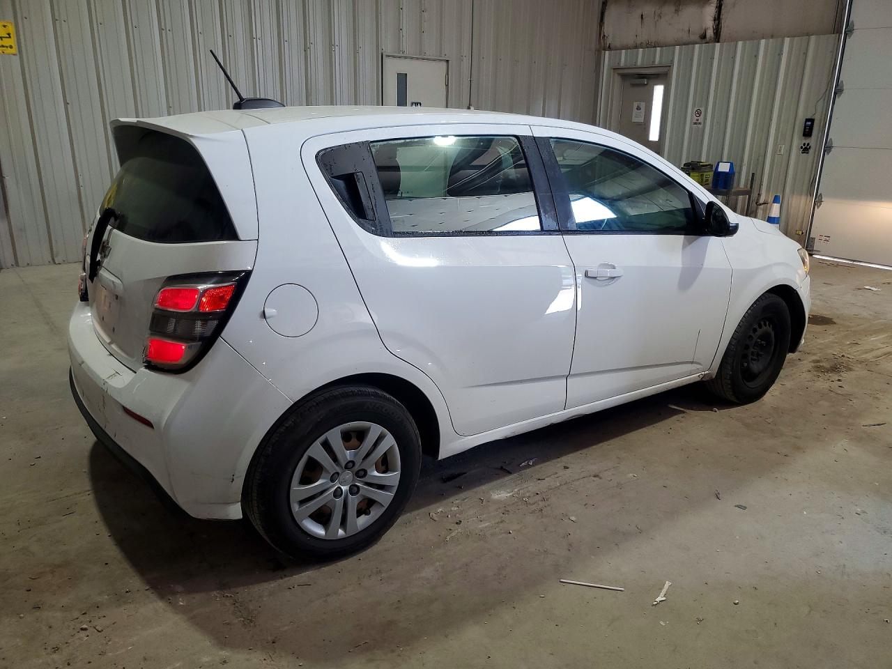 2017 CHEVROLET SONIC photo 5