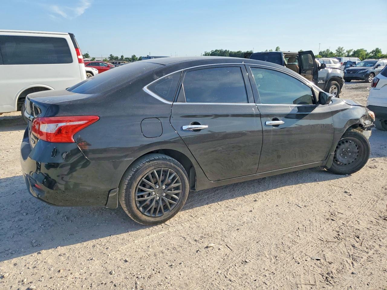 2019 NISSAN SENTRA S photo 7