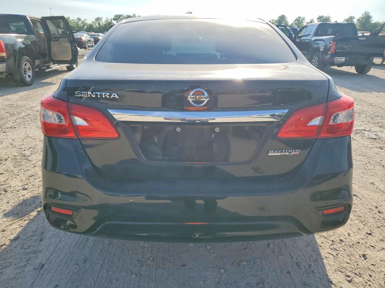 2019 NISSAN SENTRA S photo 16