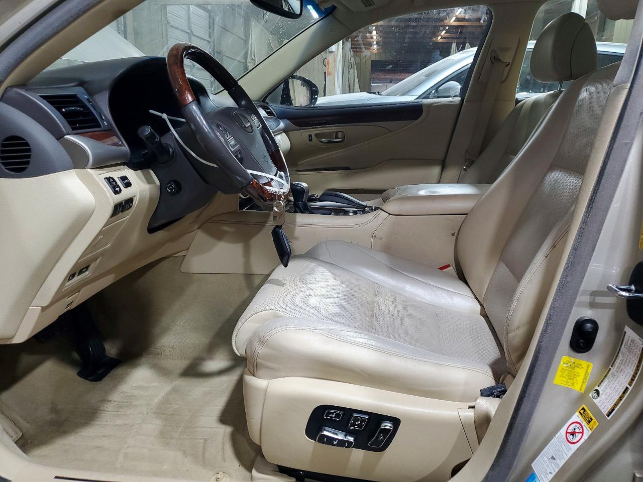 2015 LEXUS LS 460 photo 13