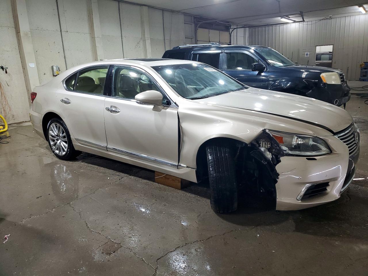 2015 LEXUS LS 460 photo 7