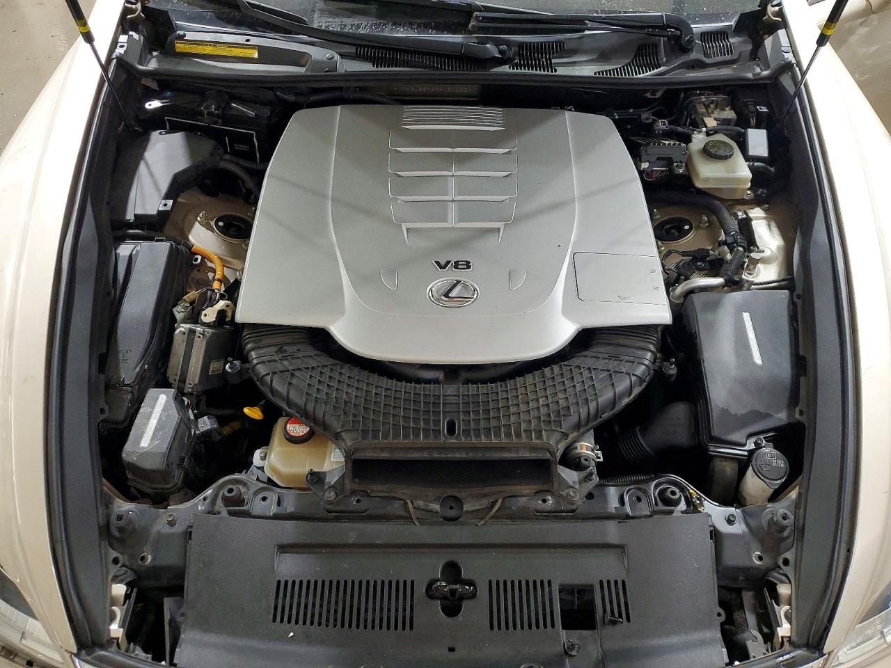 2015 LEXUS LS 460 photo 21