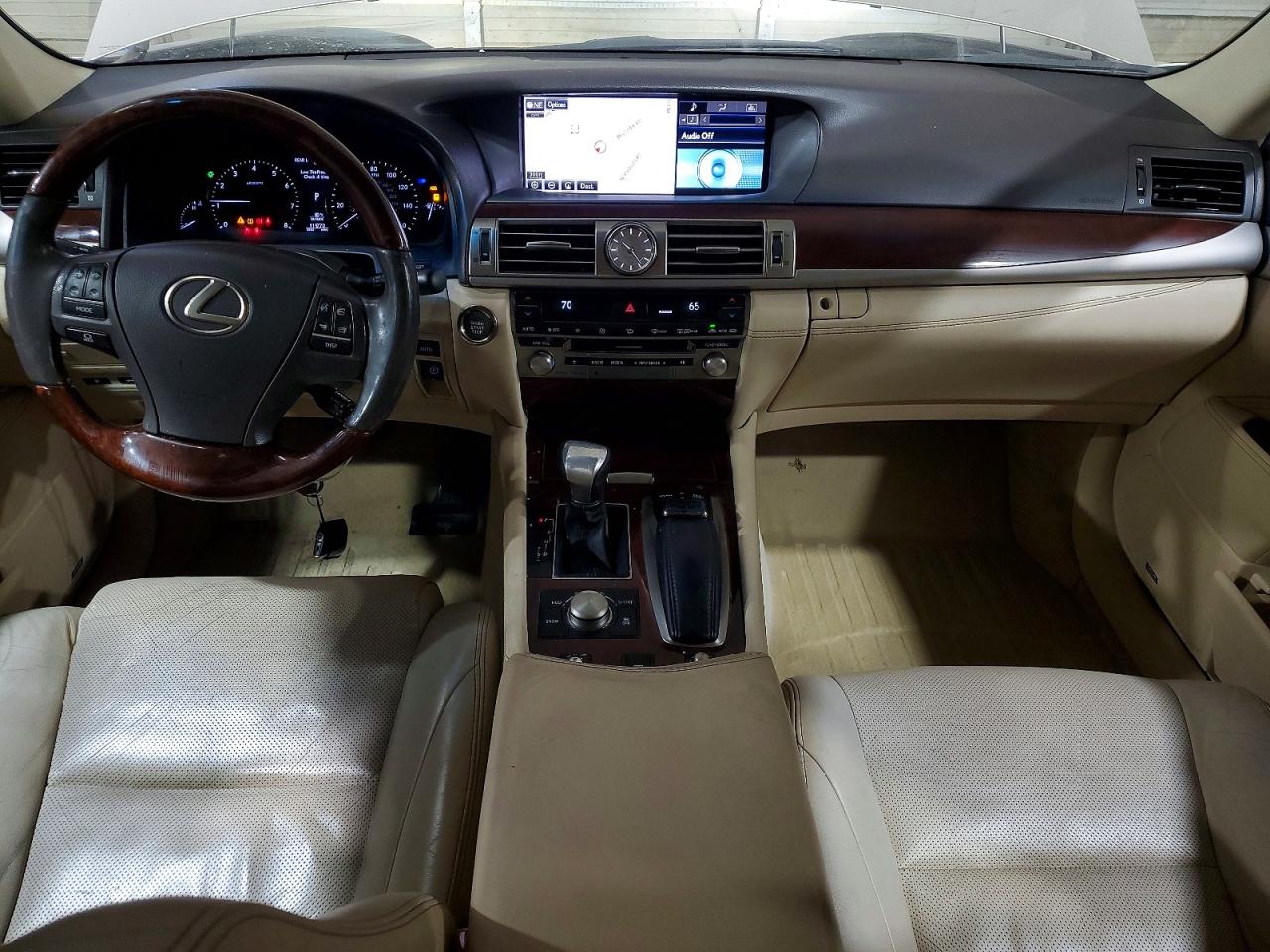 2015 LEXUS LS 460 photo 15