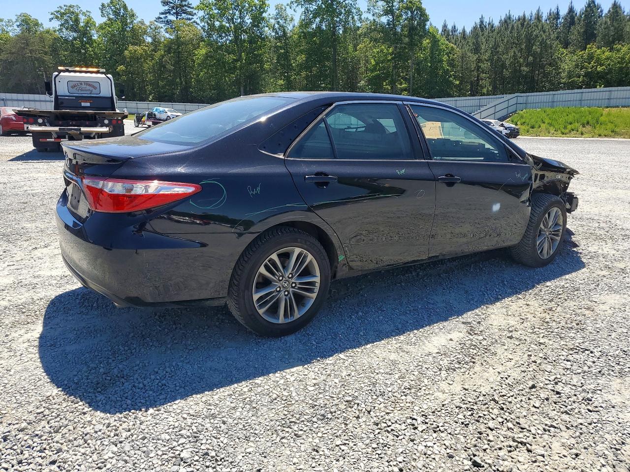 2017 TOYOTA CAMRY SE photo 5