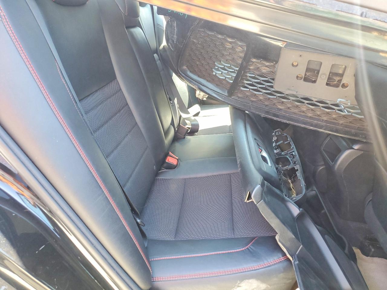 2017 TOYOTA CAMRY SE photo 19
