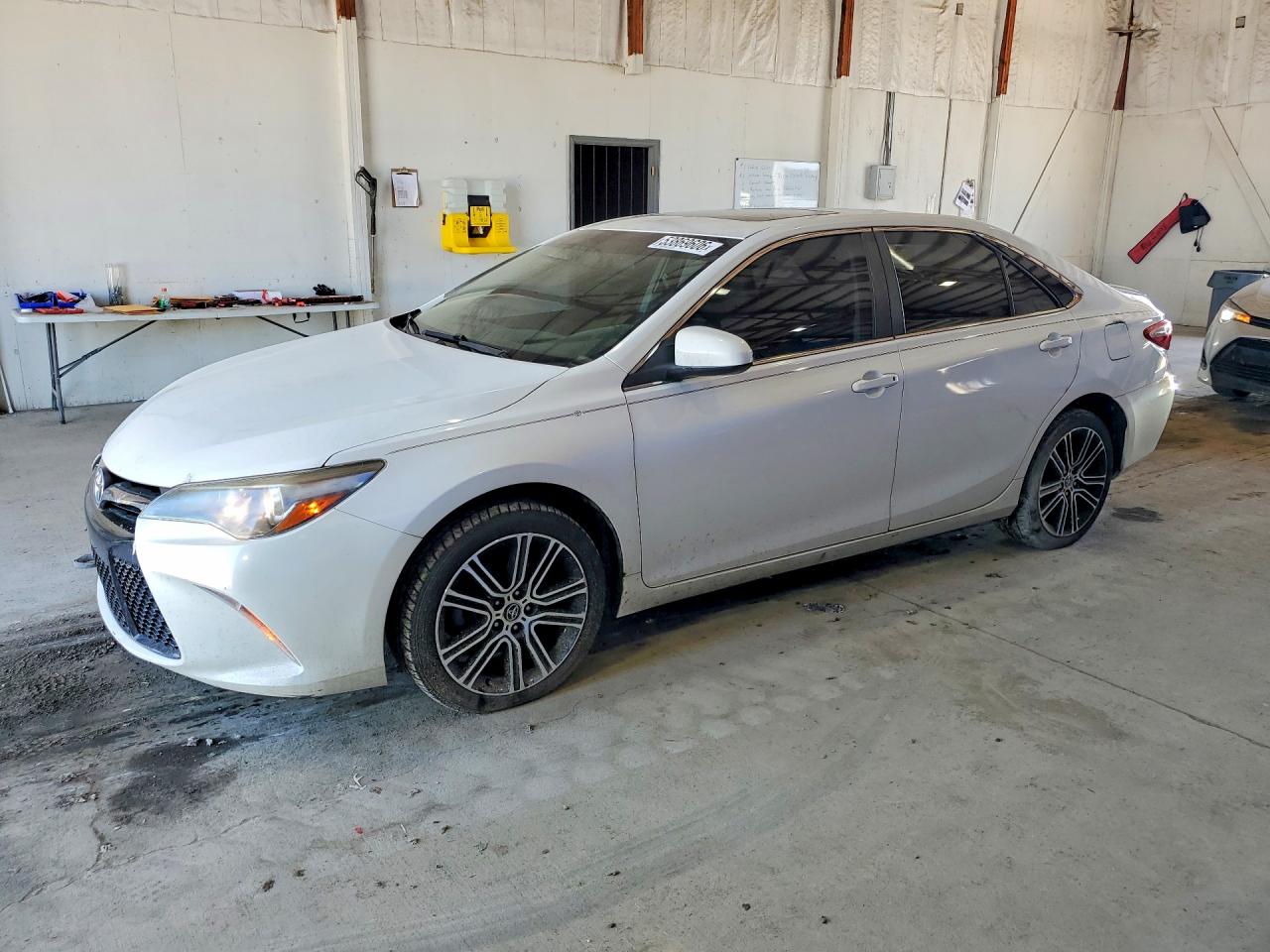 2016 TOYOTA CAMRY
