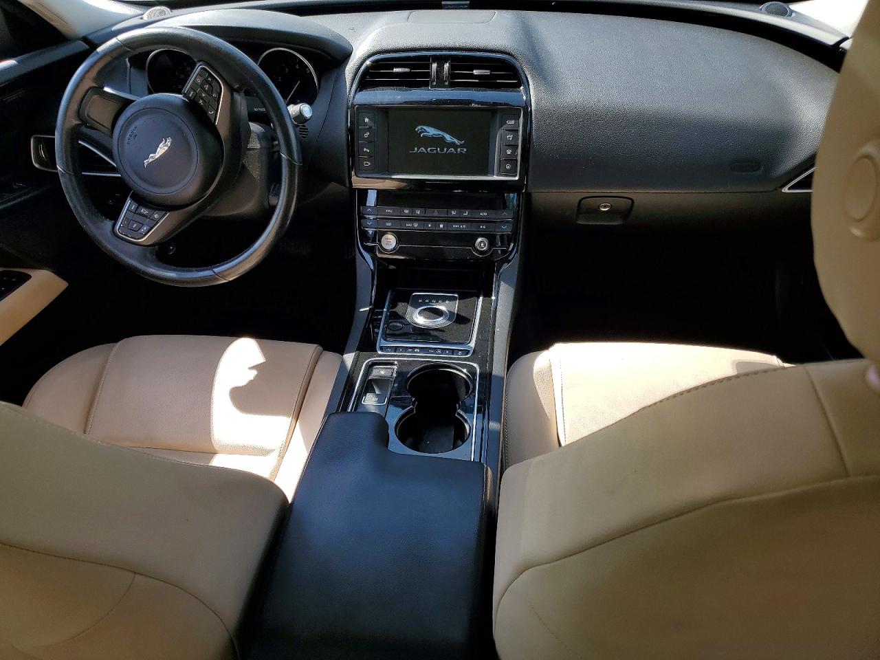2017 JAGUAR XE PREMIUM photo 15