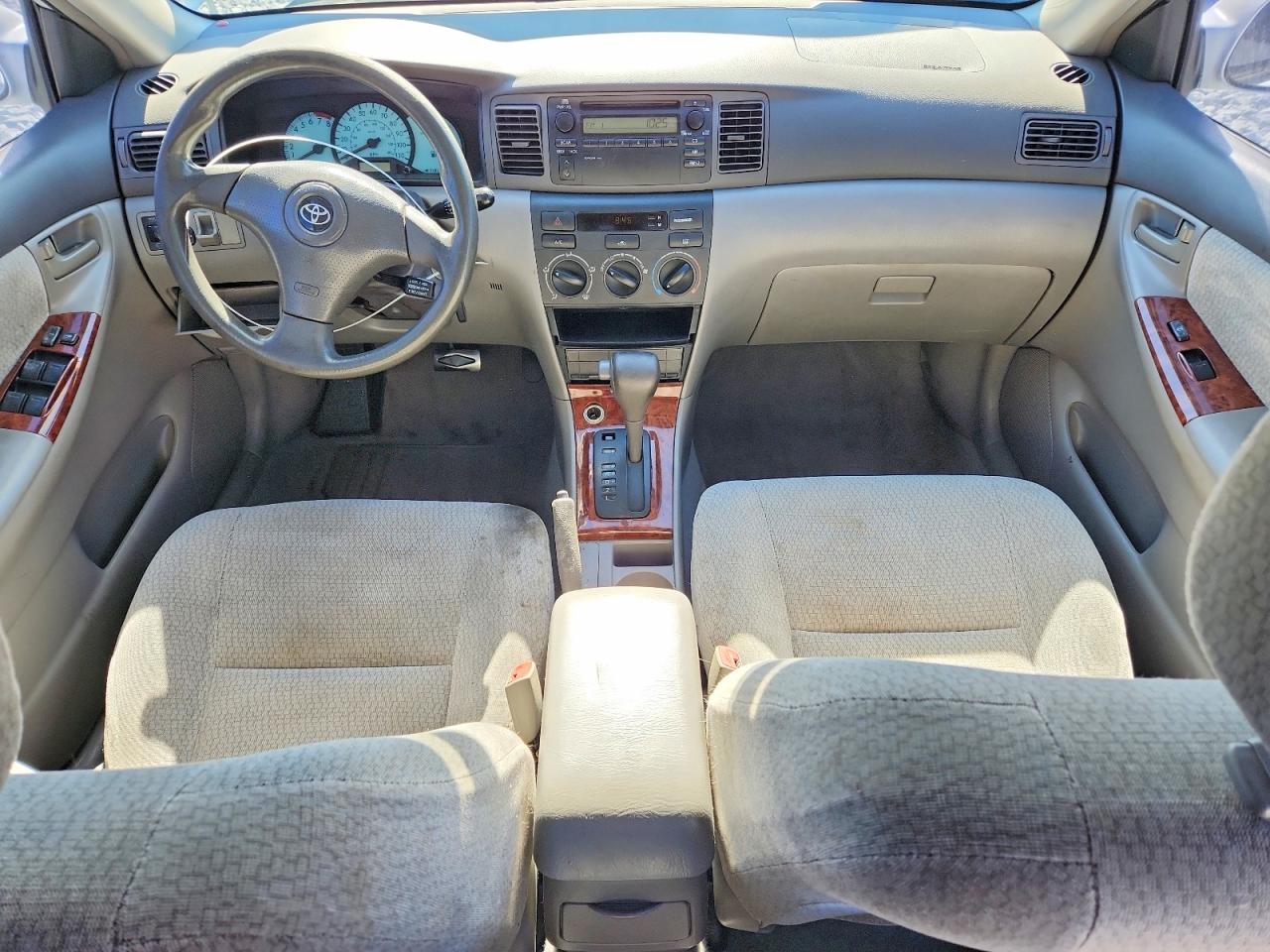 2004 TOYOTA COROLLA LE photo 22