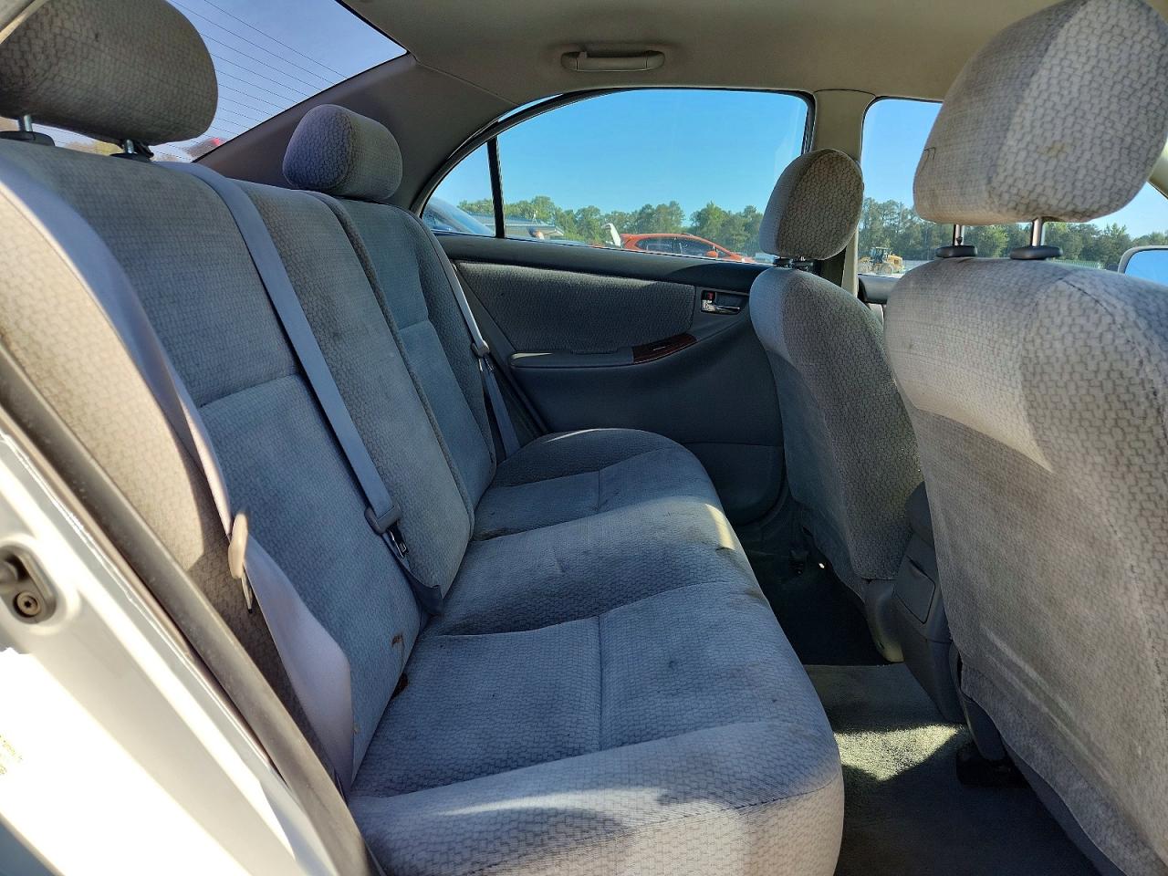 2004 TOYOTA COROLLA LE photo 28