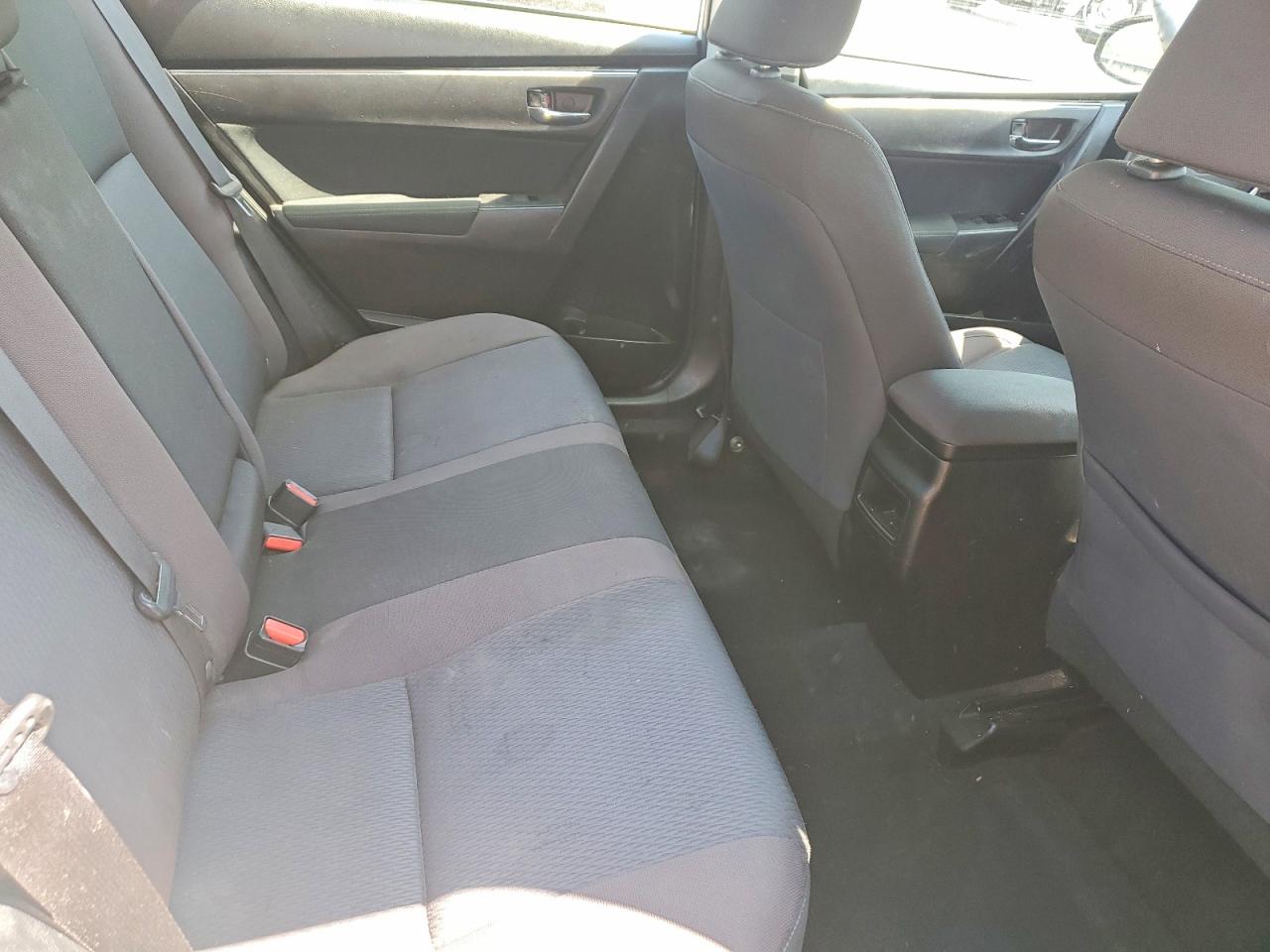 2018 TOYOTA COROLLA LE photo 19