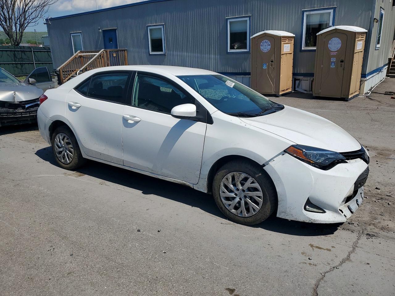 2018 TOYOTA COROLLA LE photo 7