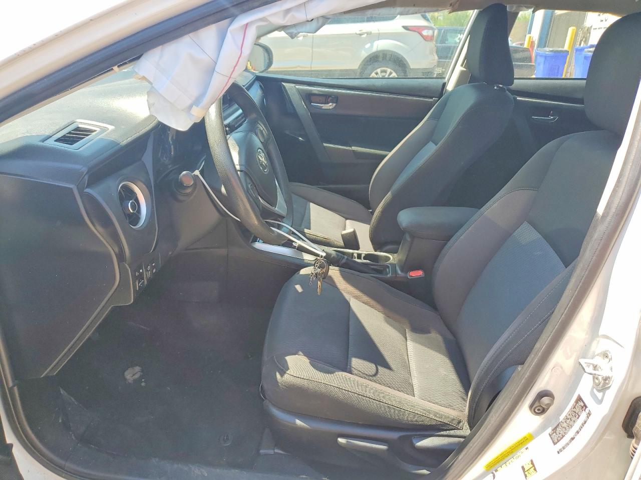 2018 TOYOTA COROLLA LE photo 13