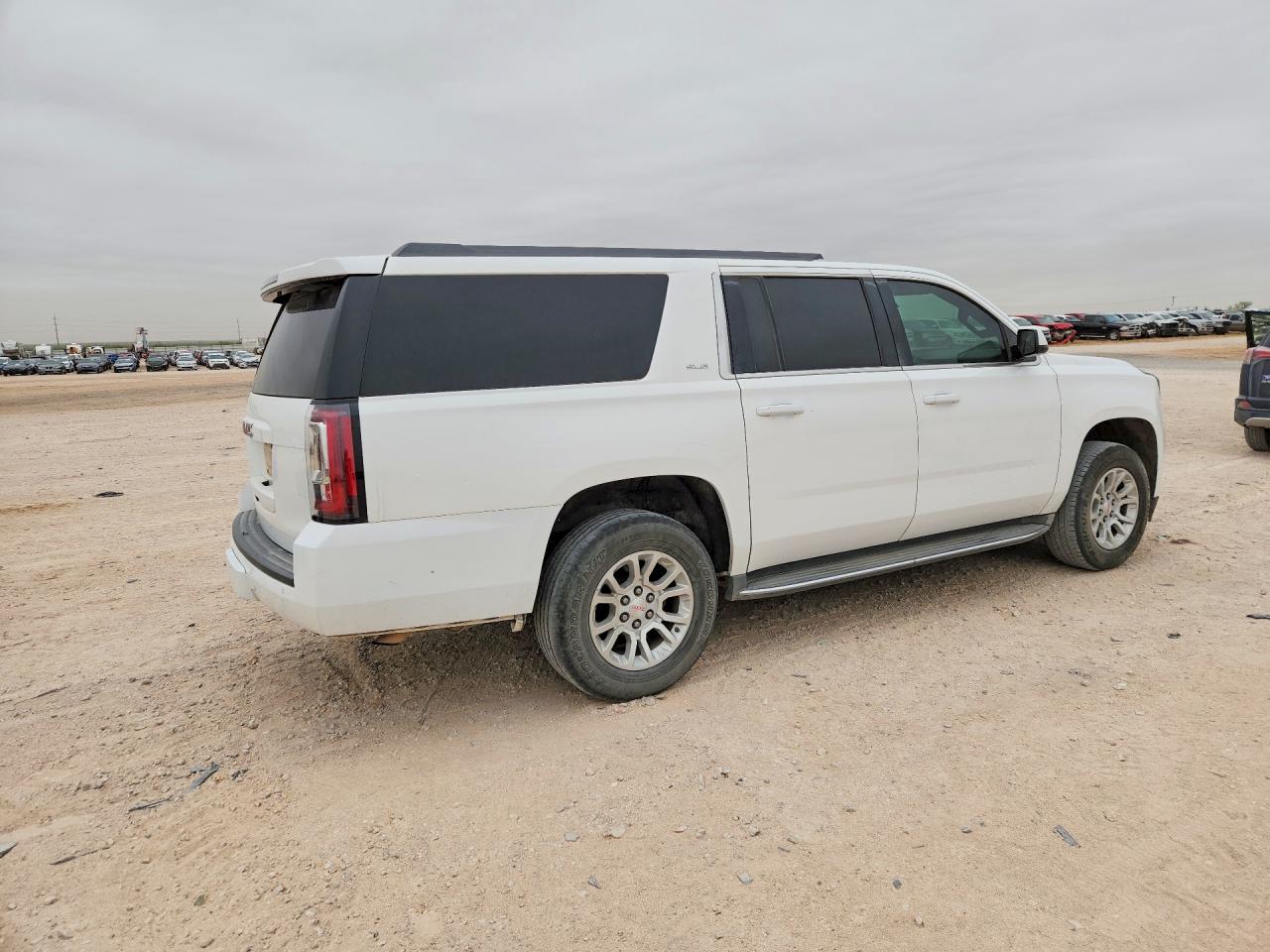 2015 GMC YUKON XL C1500 SLE photo 7