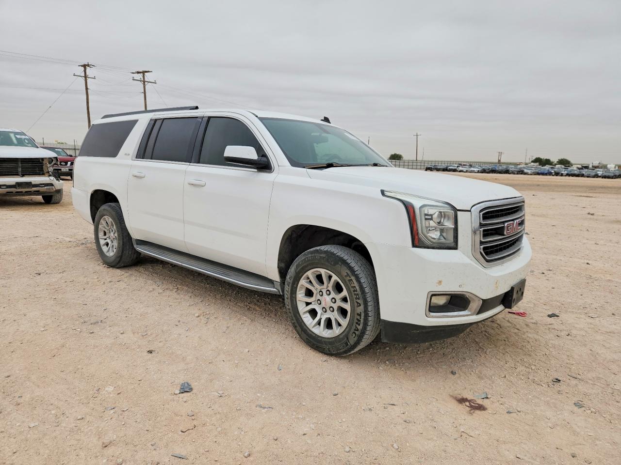 2015 GMC YUKON XL C1500 SLE photo 10