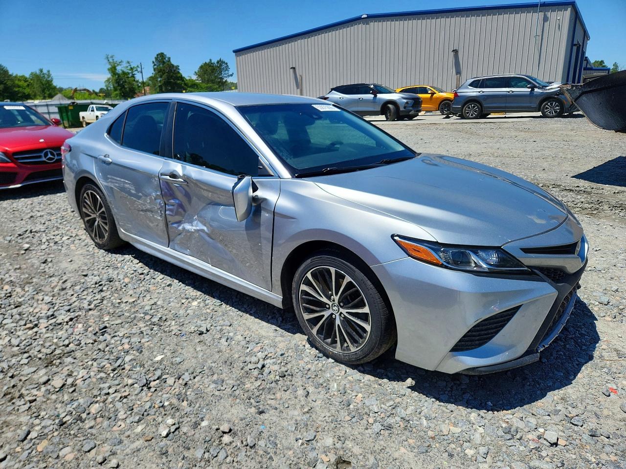 2018 TOYOTA CAMRY SE photo 7