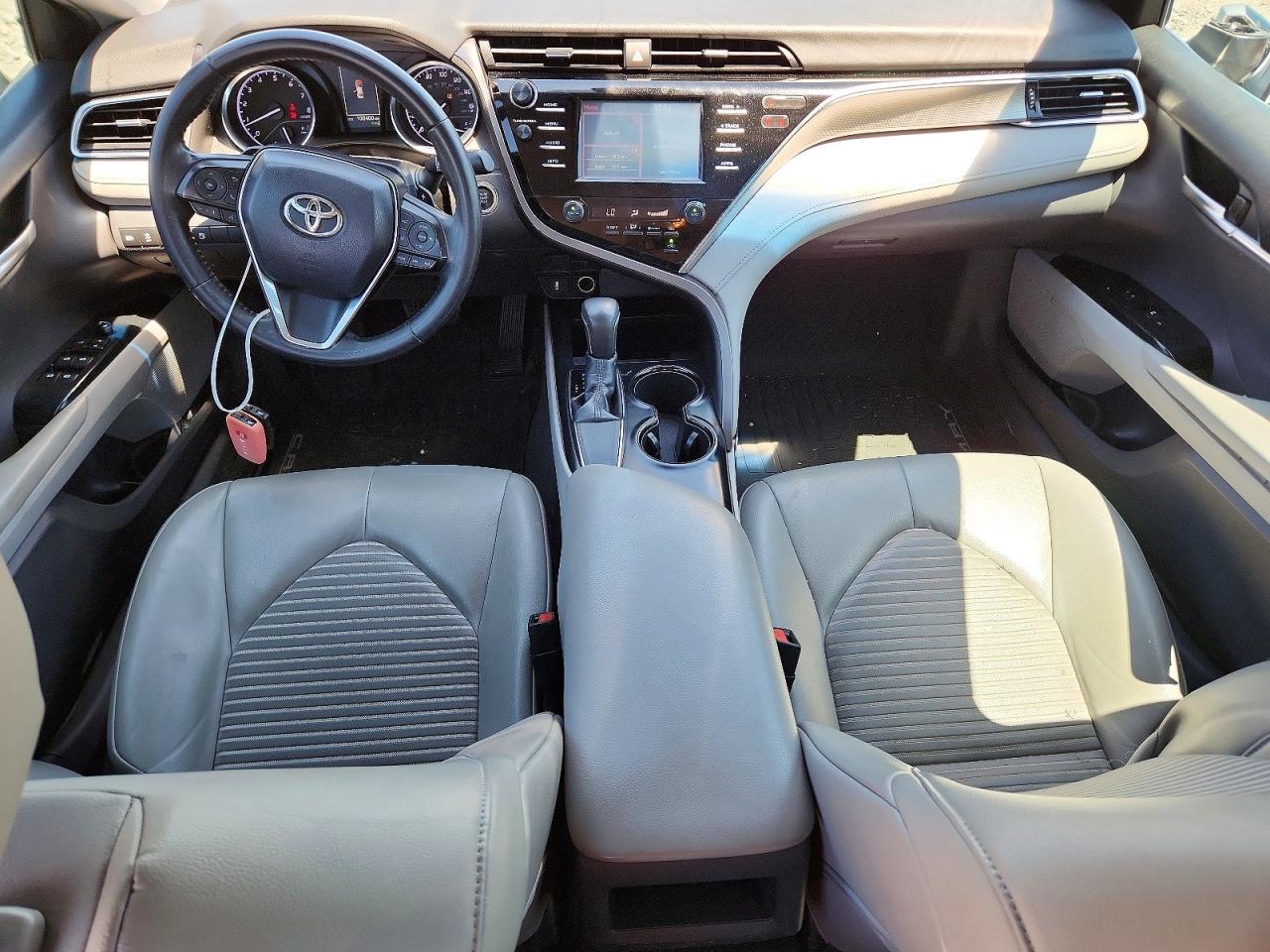 2018 TOYOTA CAMRY SE photo 15