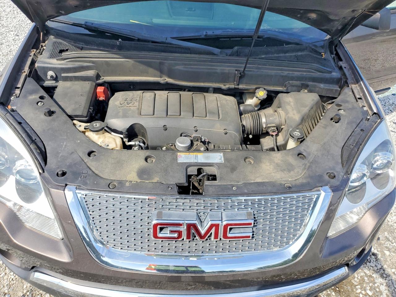2011 GMC ACADIA SLE photo 12