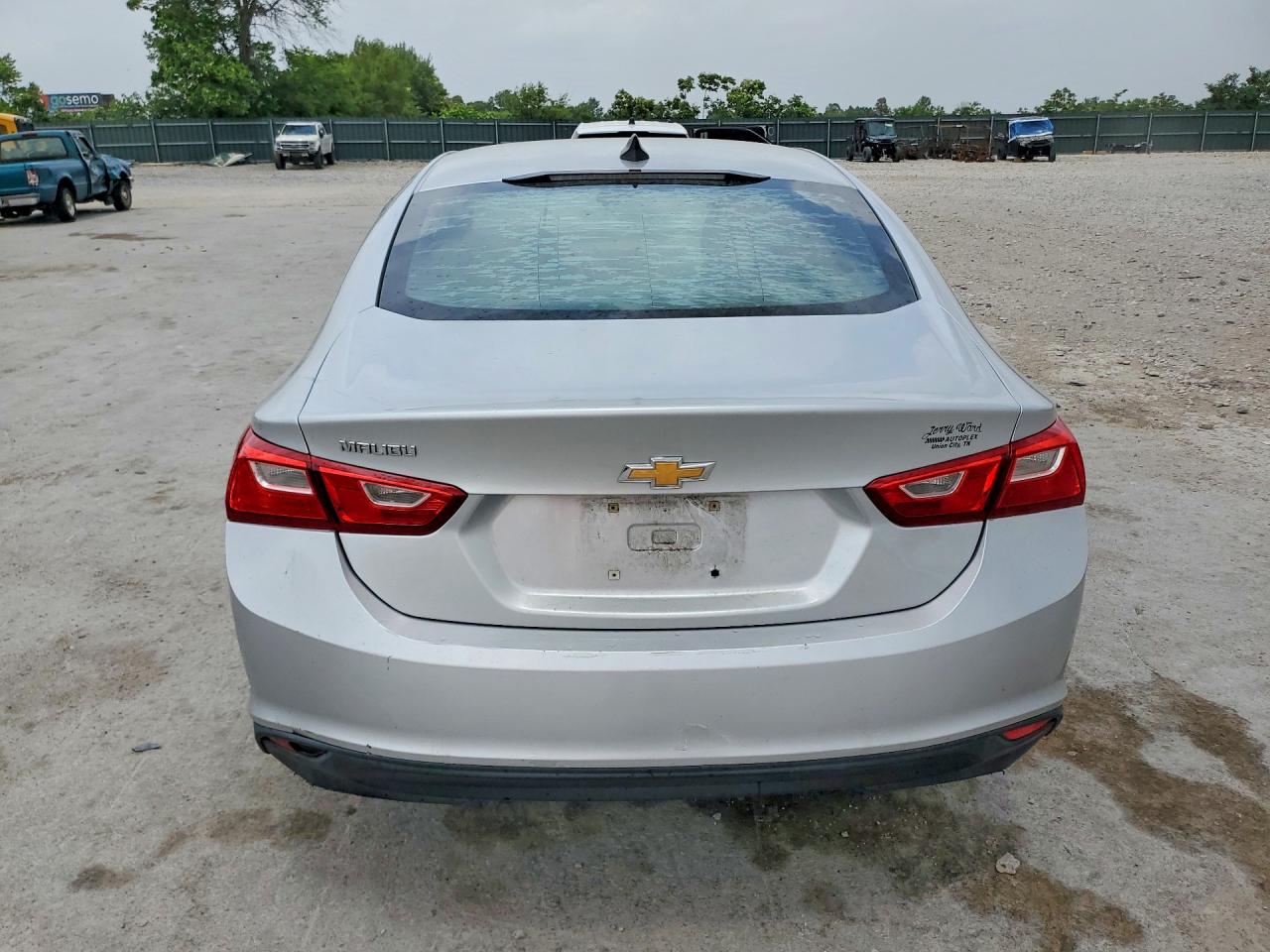 2016 CHEVROLET MALIBU L photo 11
