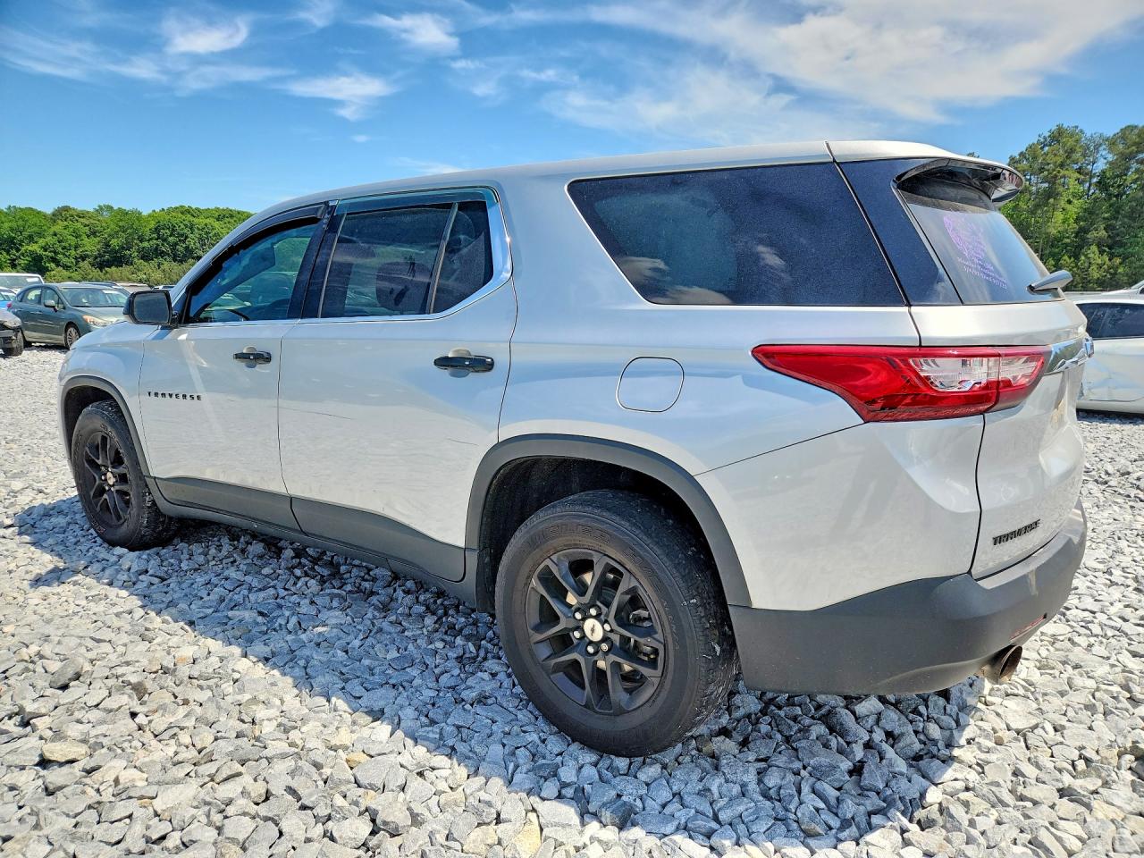 2020 CHEVROLET TRAVERSE LS photo 3